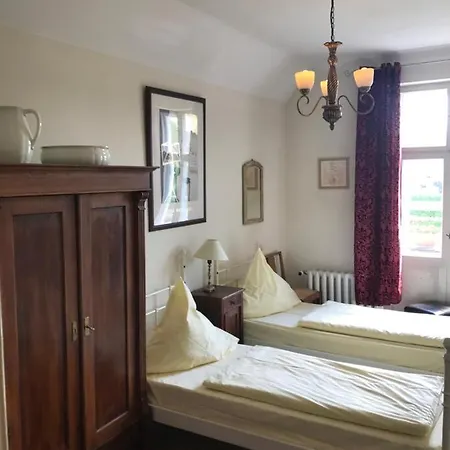 Bahnhofshotel Neue Buehne * Bad Saarow