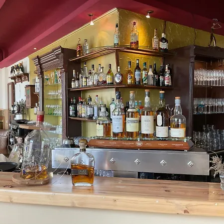 Bahnhofshotel Neue Buehne فندق *