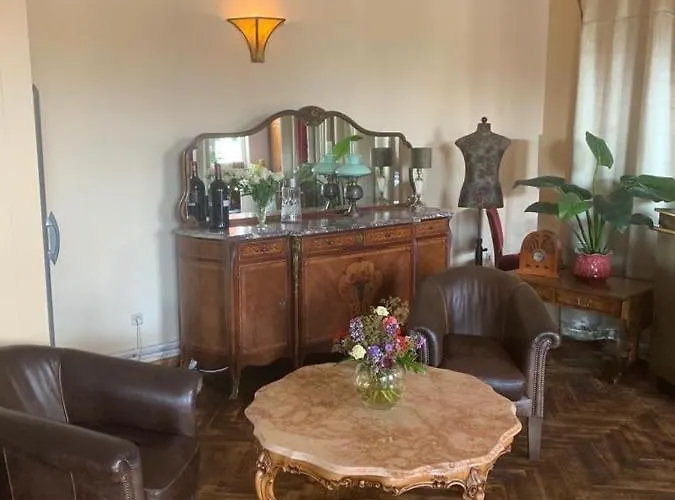 Bahnhofshotel Neue Buehne فندق